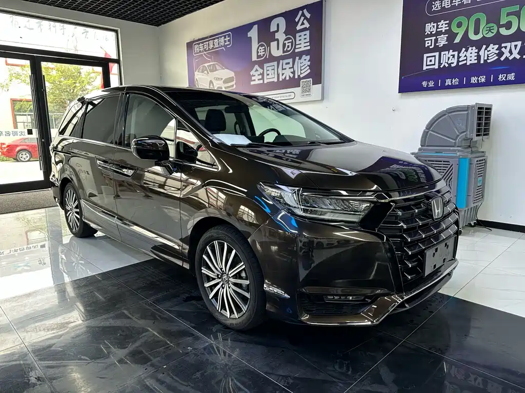 Honda Elysion 2.0L e:HEV Luxury Edition, фото 3
