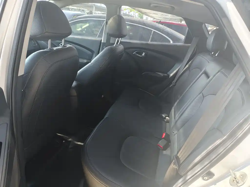 Hyundai BAIC Hyundai ix35 ix35 2012 2.0L AT Elite GLS