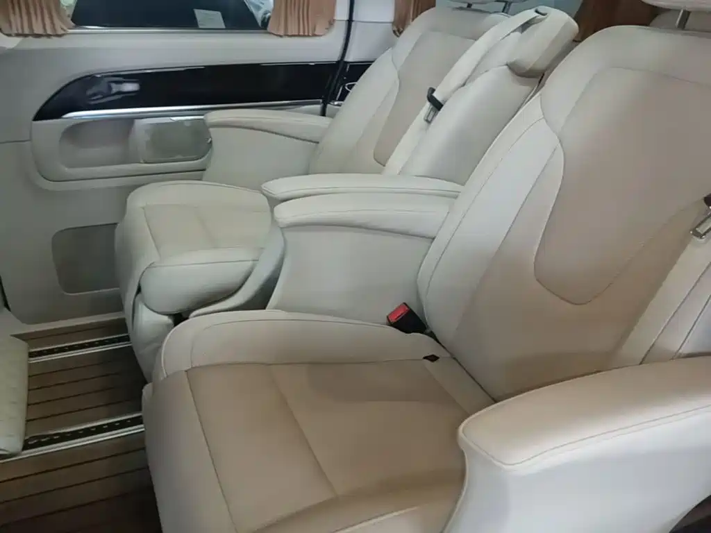 Mercedes-Benz V-Class — миниатюра 17
