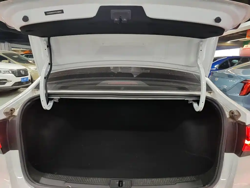 Roewe i5 — миниатюра 19