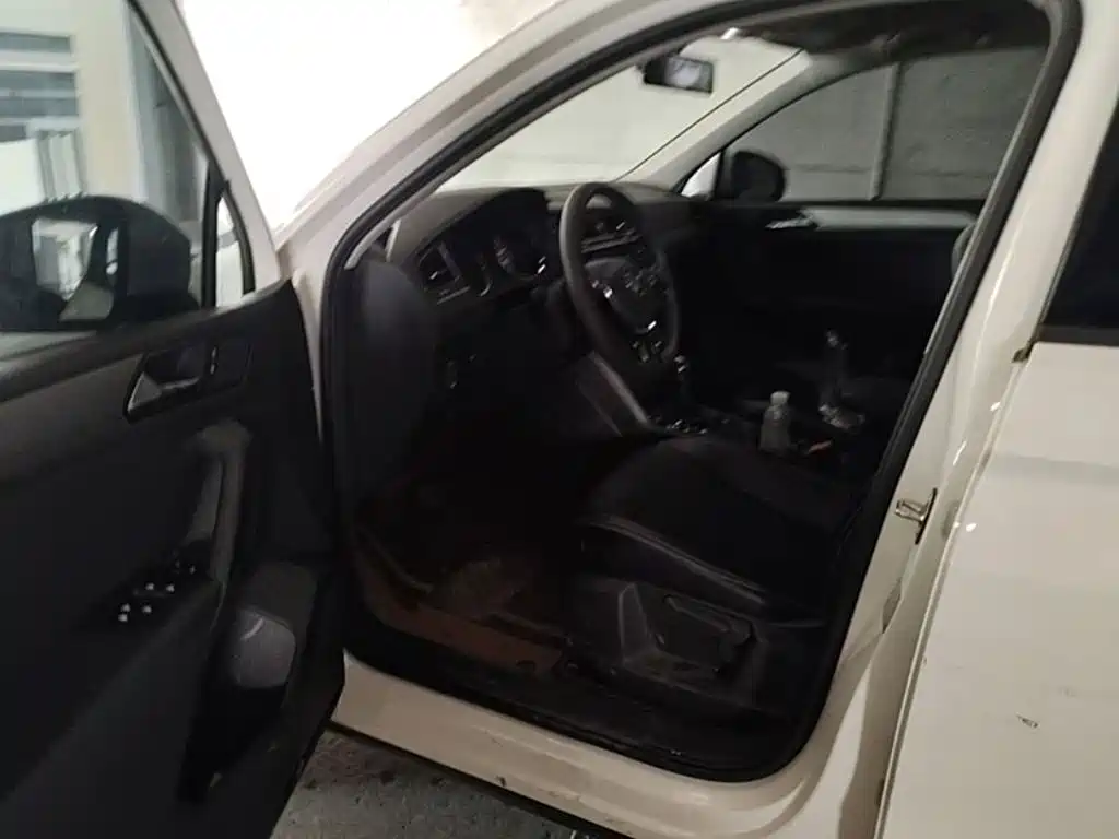 Volkswagen Tiguan L — миниатюра 23