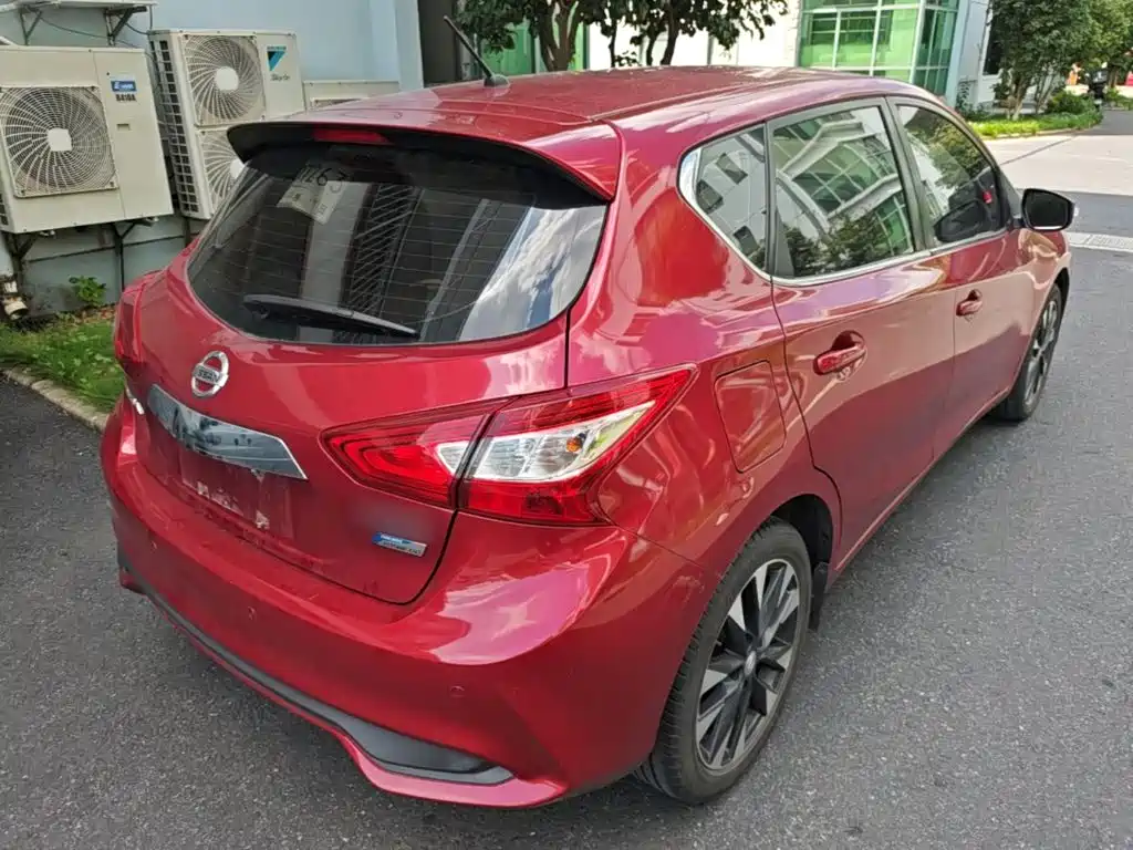 Nissan Tiida — миниатюра 7