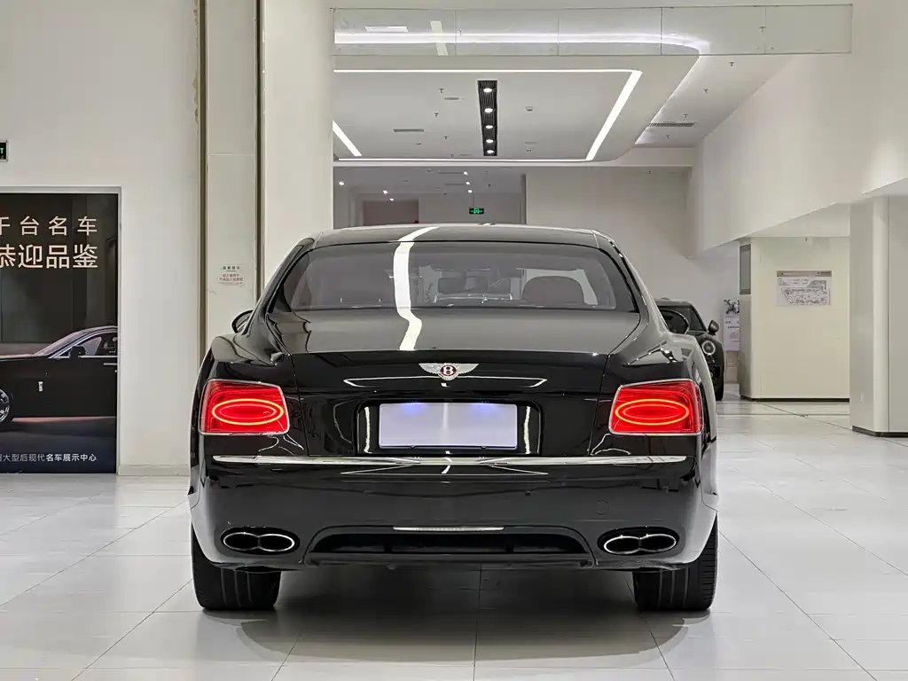 Bentley Flying Spur — миниатюра 6