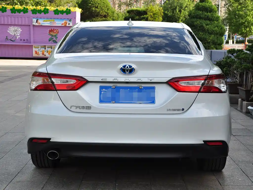 Toyota Camry — миниатюра 5