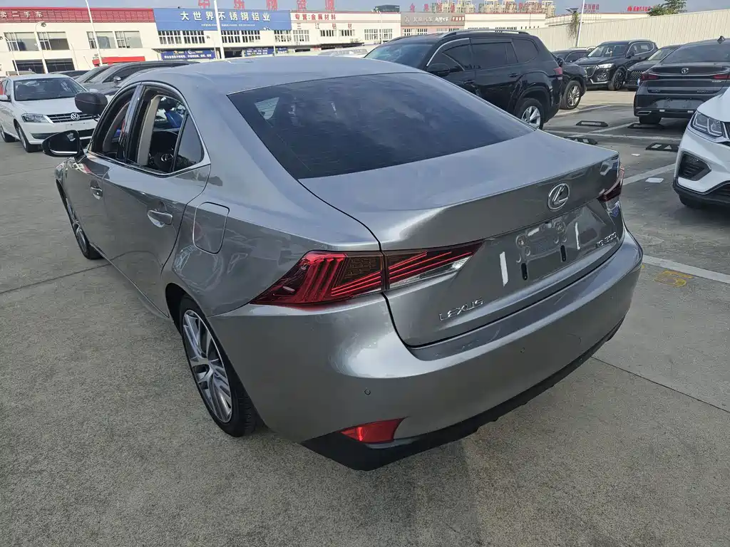Lexus IS — миниатюра 10