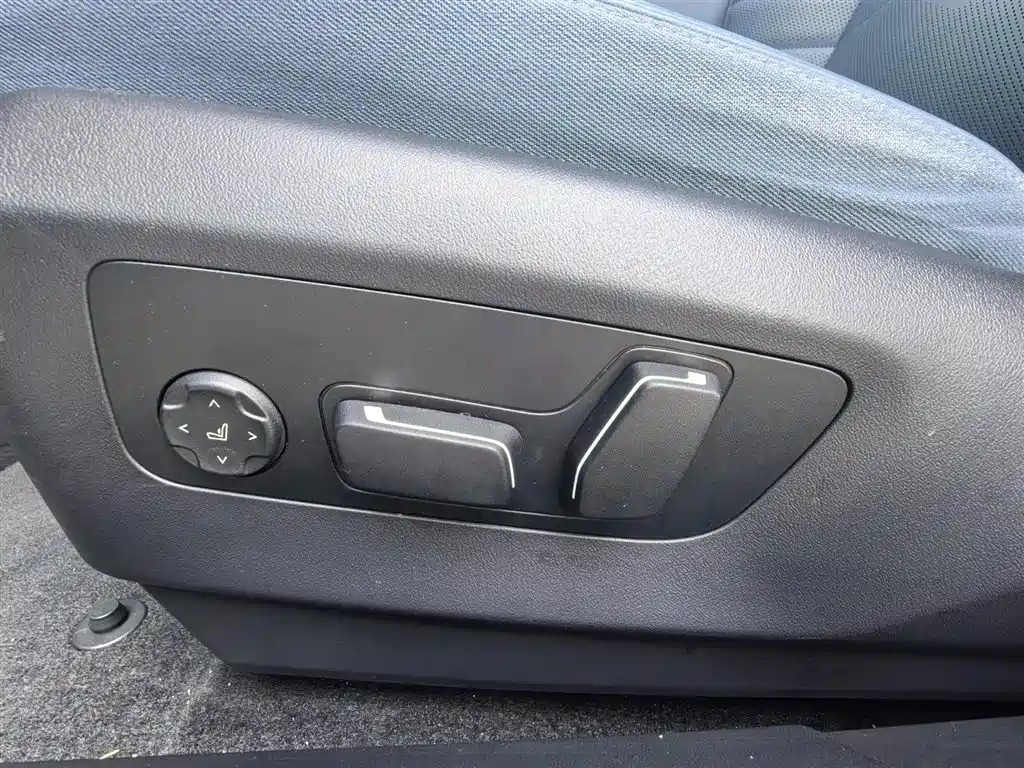 BMW i5 — миниатюра 28