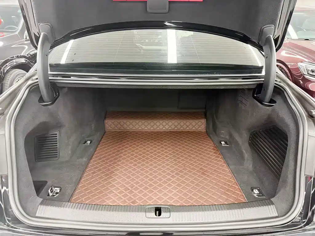 Audi A8 — миниатюра 20