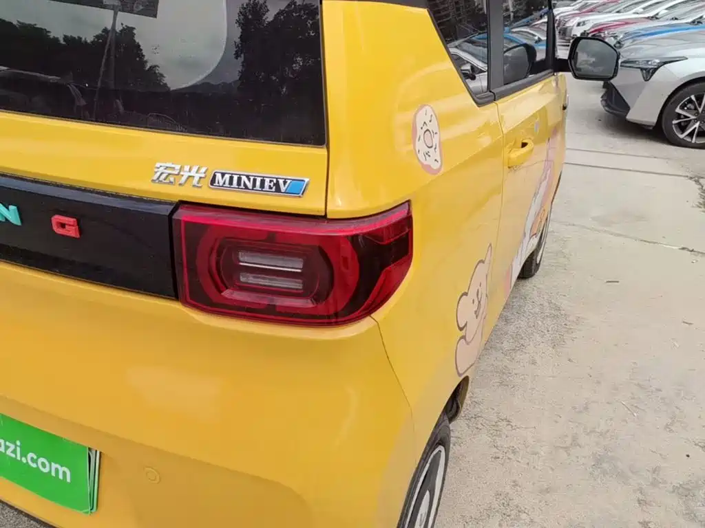 Wuling MINIEV — миниатюра 8