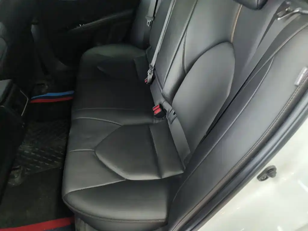 Toyota Camry — миниатюра 17