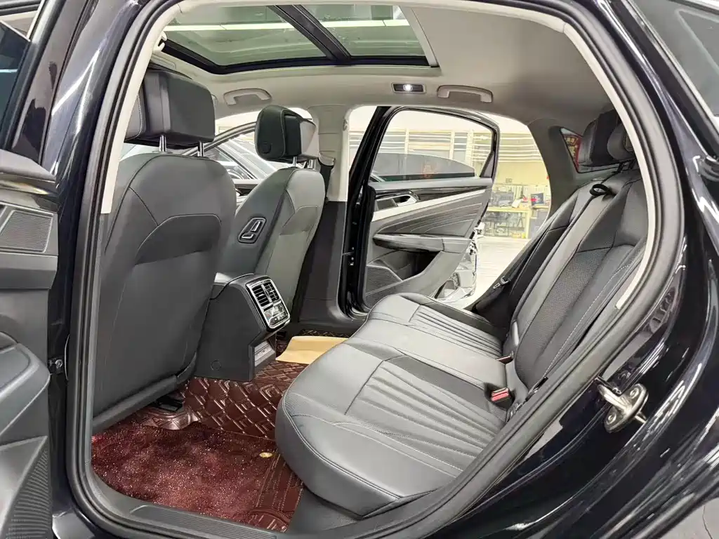 Volkswagen Passat — миниатюра 8