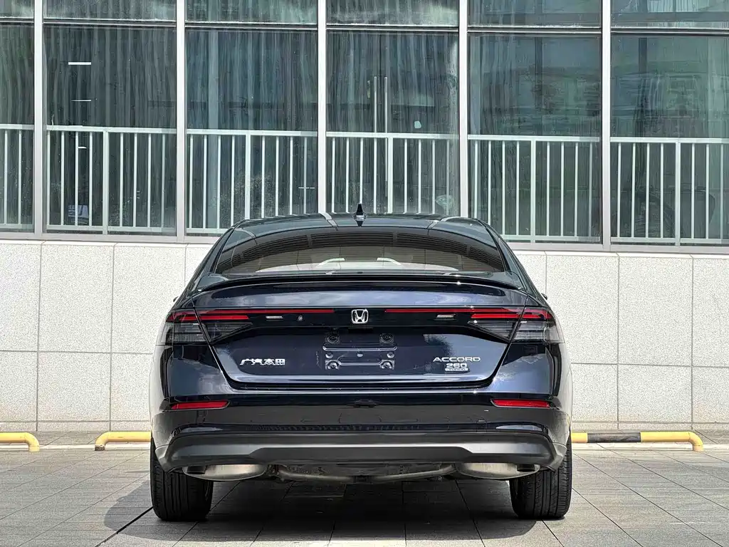 Honda Accord — миниатюра 8