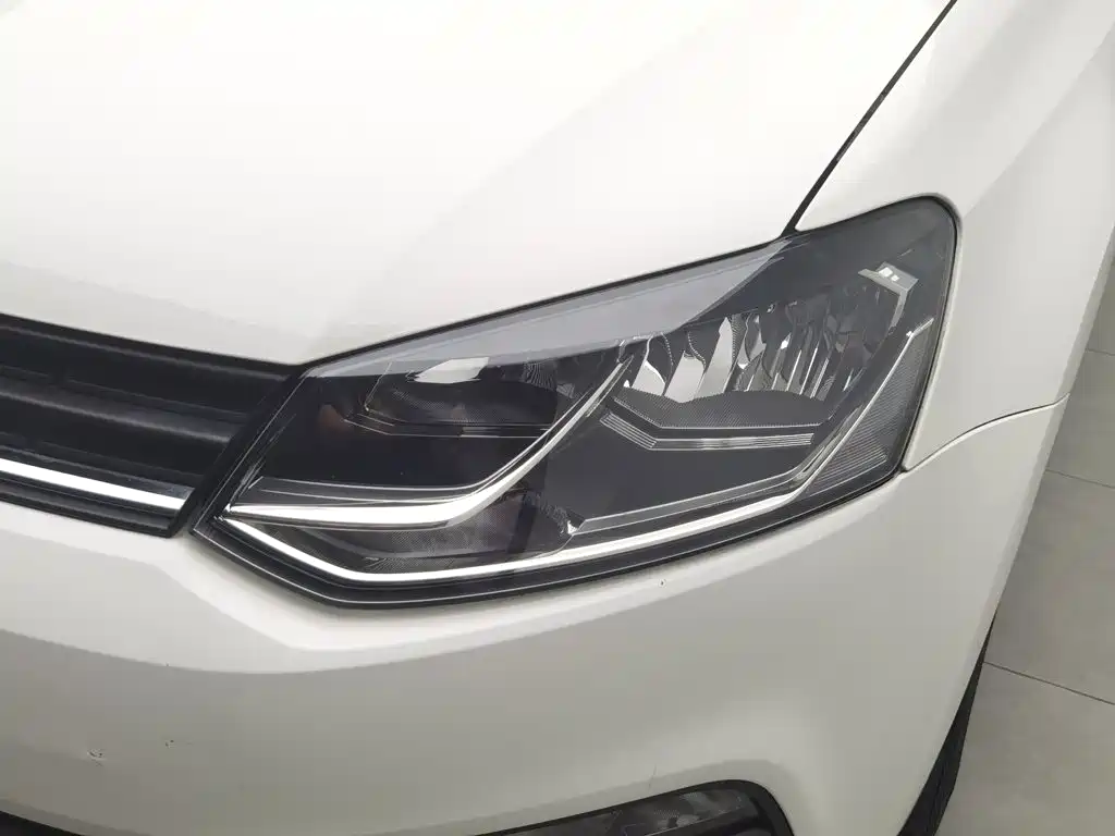 Volkswagen Polo — миниатюра 7