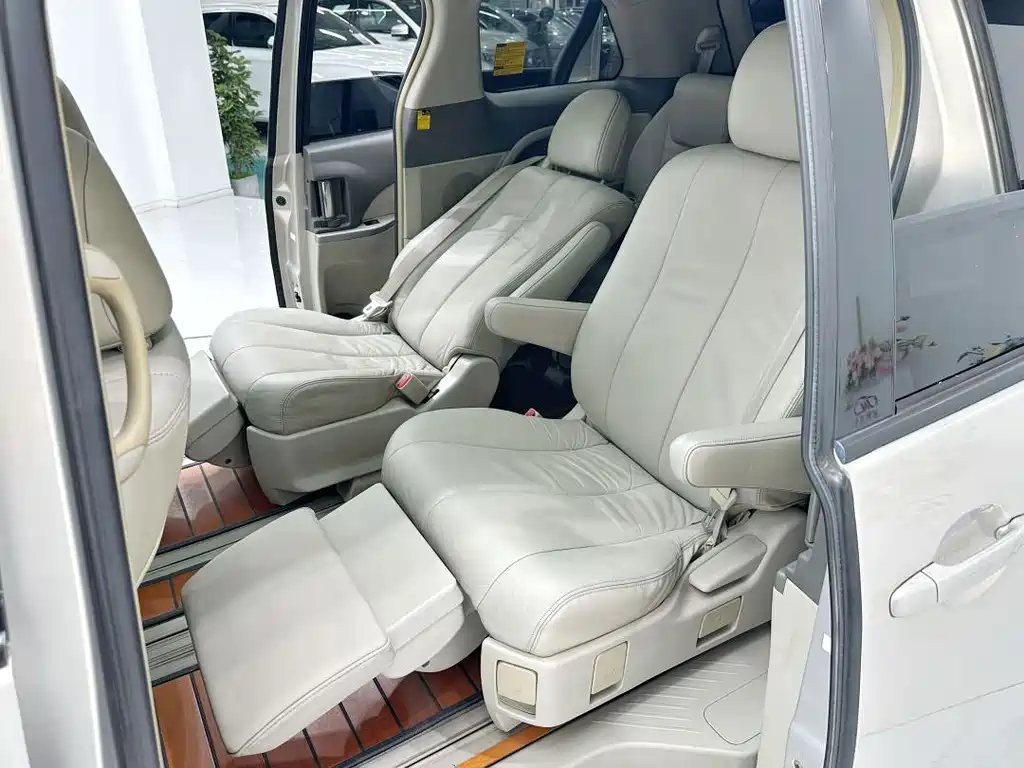 Toyota Previa — миниатюра 10