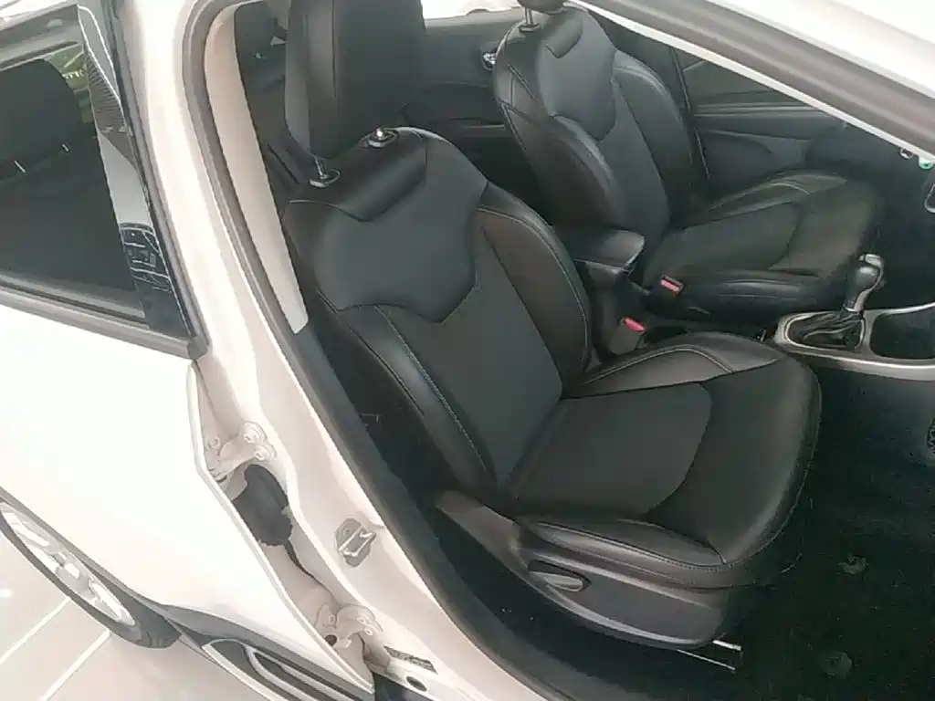Jeep Compass — миниатюра 25