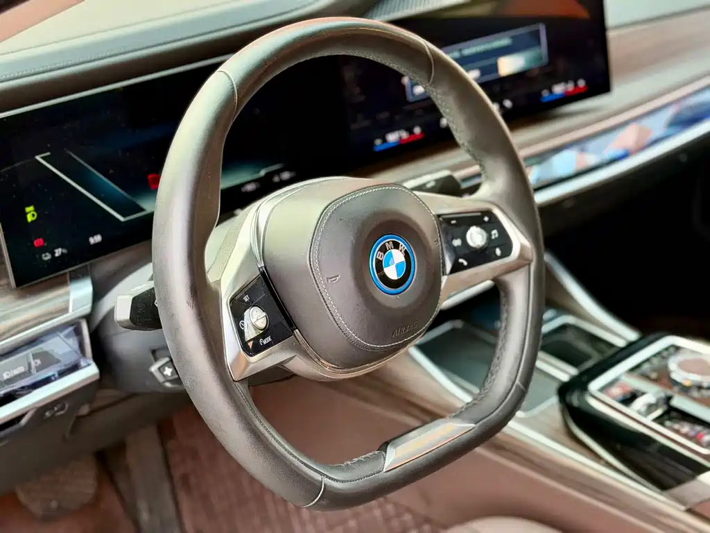 BMW i7 — миниатюра 7