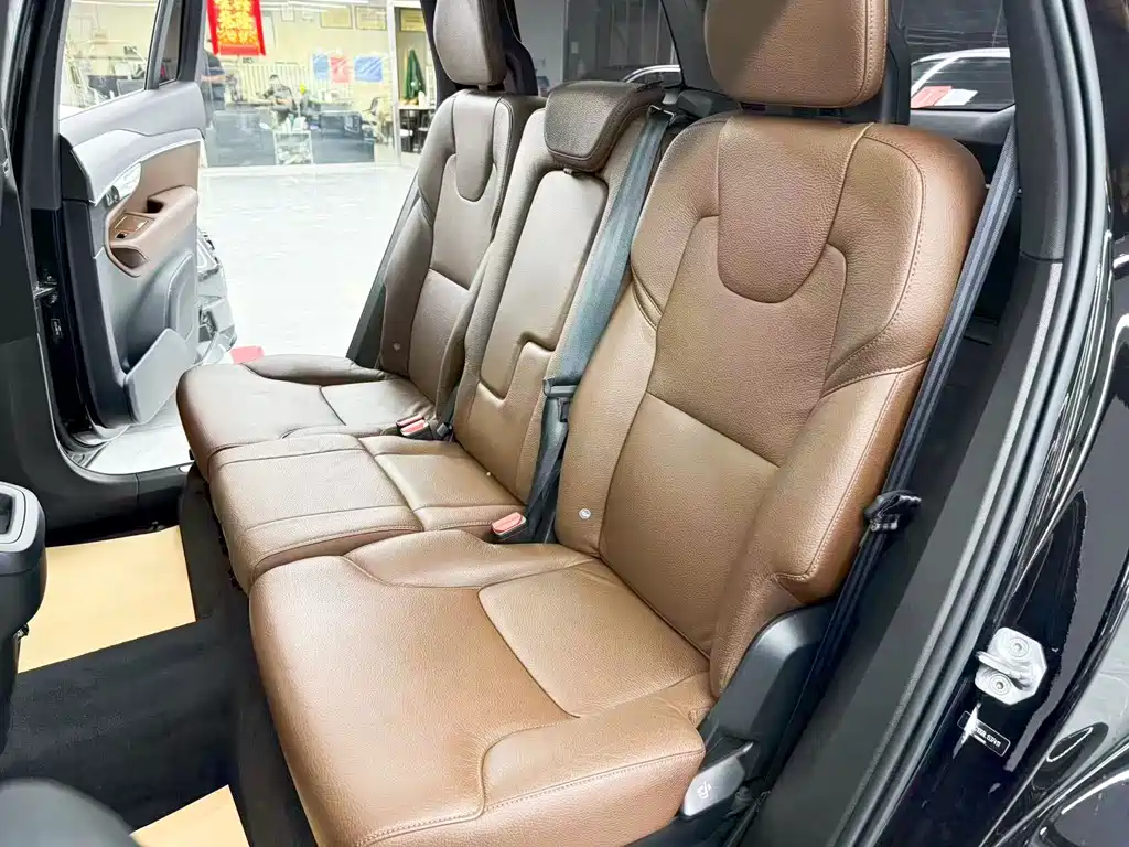 Volvo XC90 — миниатюра 13