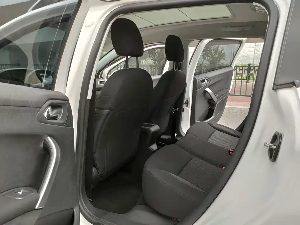 Peugeot 2008 — миниатюра 15
