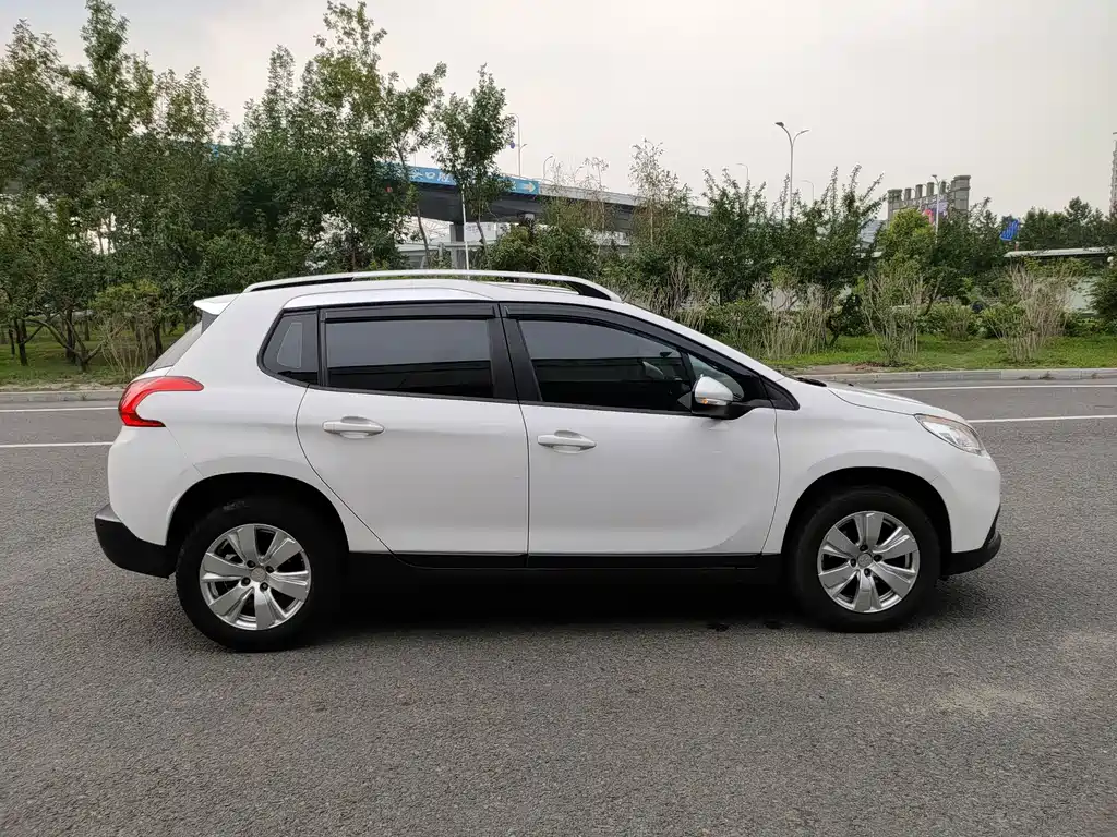 Peugeot 2008 — миниатюра 8