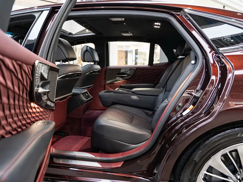 Lexus LS — миниатюра 10