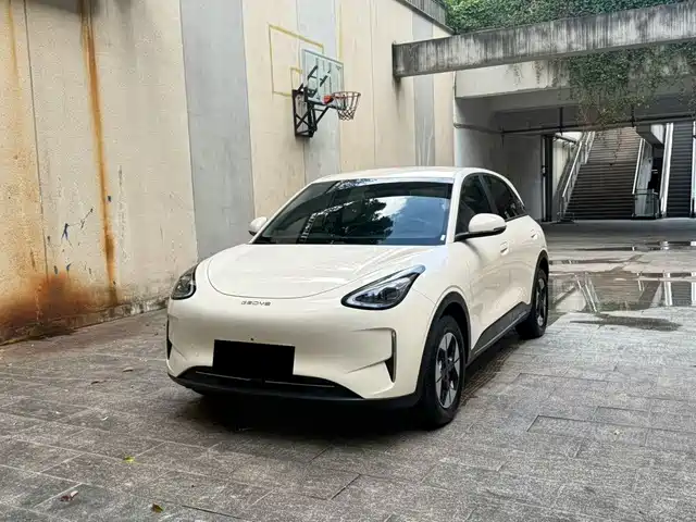 2025 Geely Xingyuan