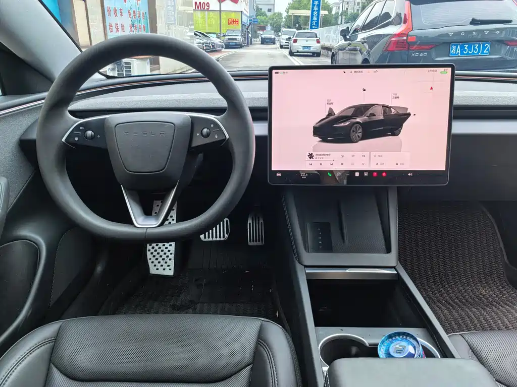 Tesla Model 3 — миниатюра 11