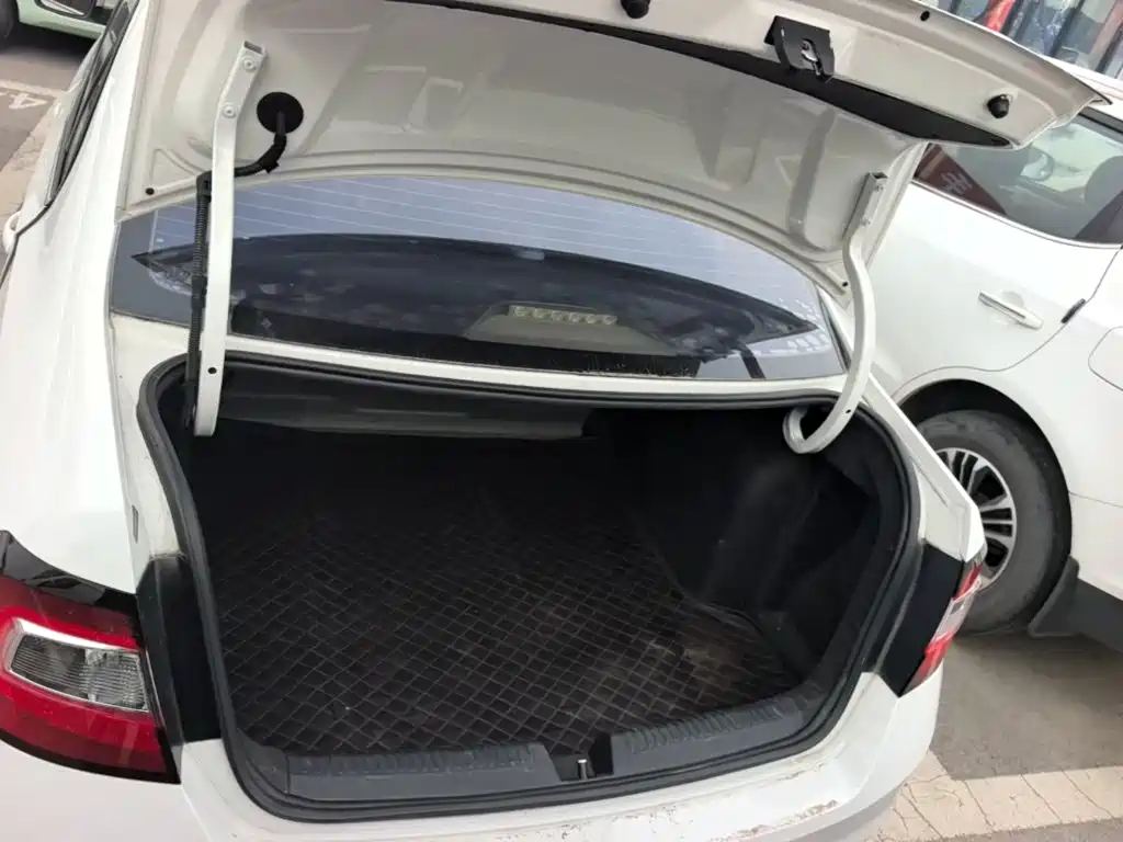 Skoda Rapid — миниатюра 19