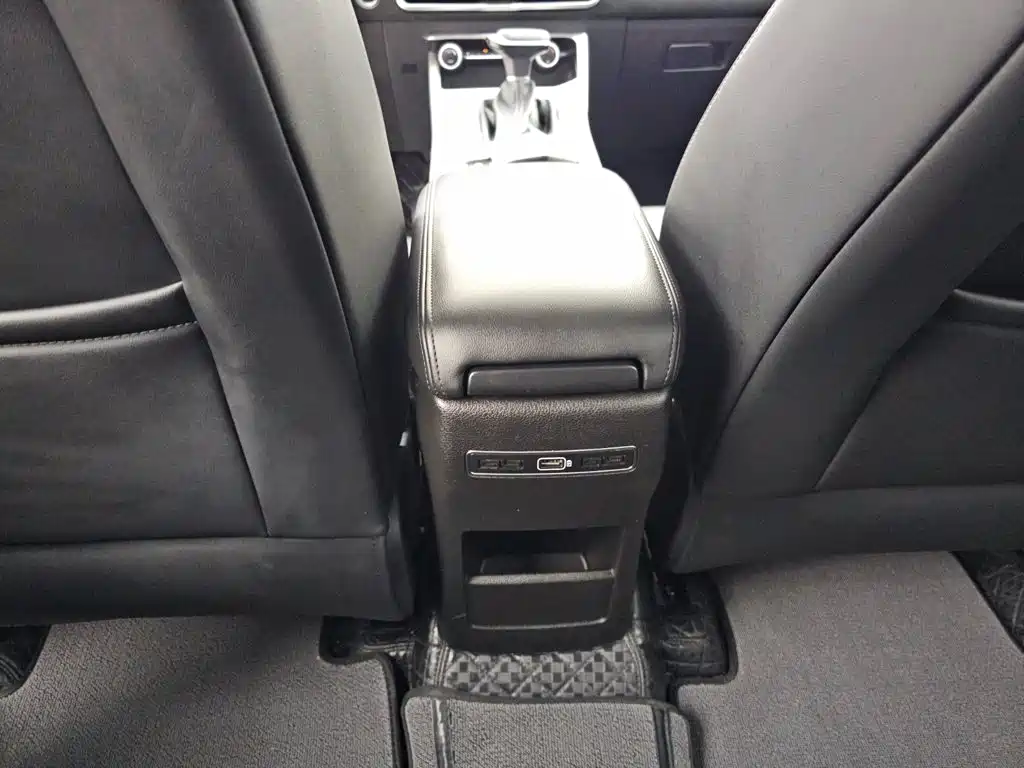 Geely Binyue — миниатюра 13