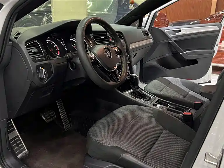 Volkswagen Golf — миниатюра 10