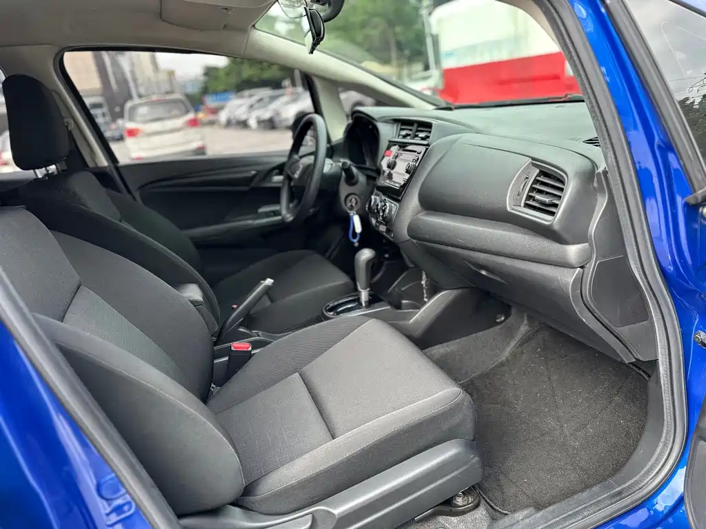 Honda Fit — миниатюра 5