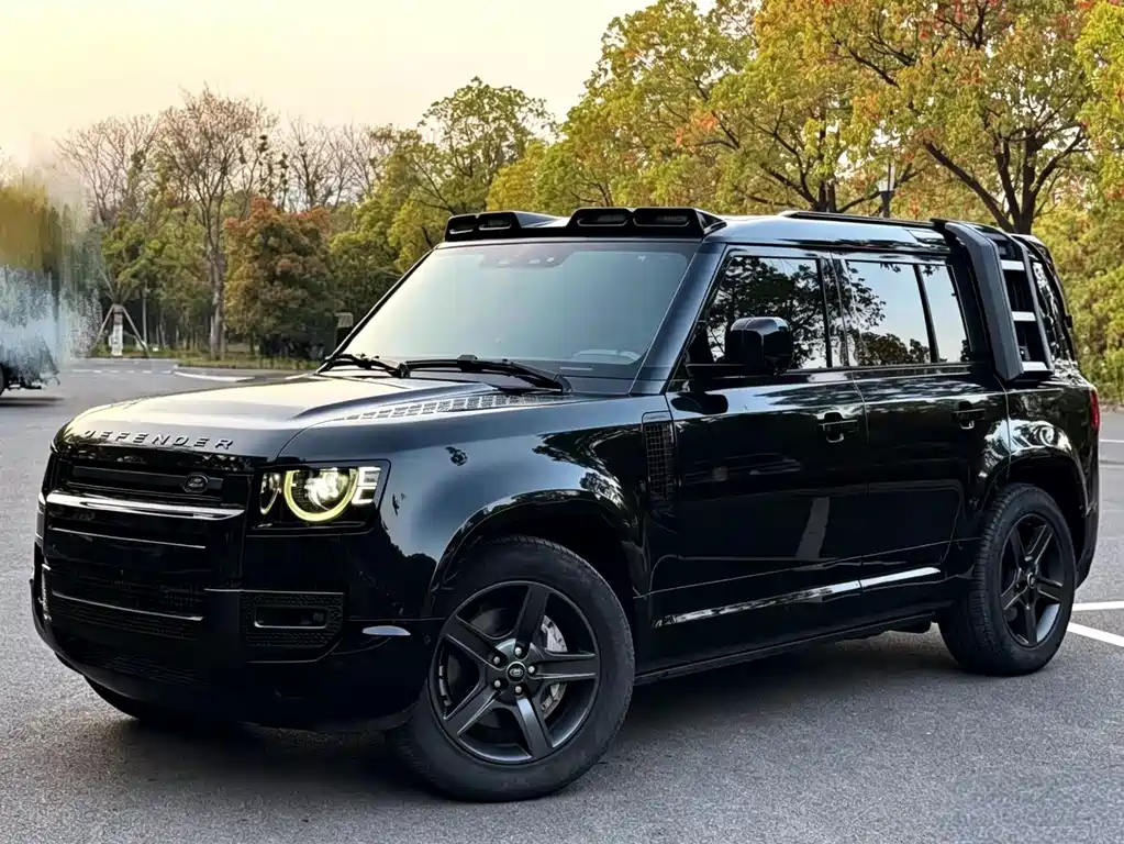 Land Rover Defender 2023