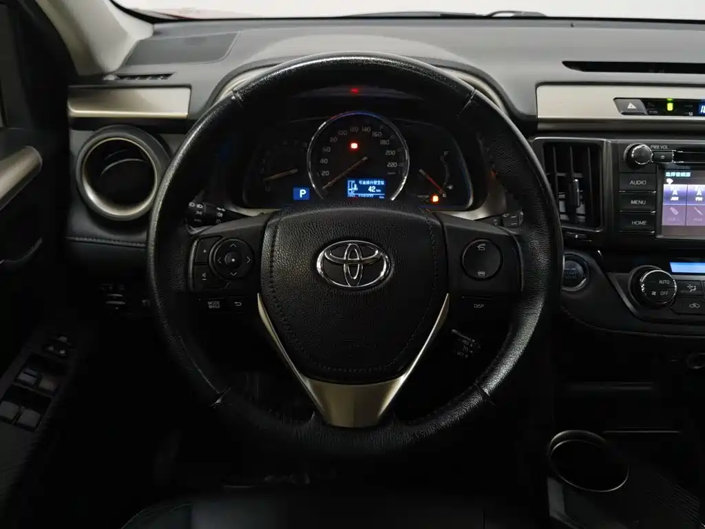 Toyota RAV4 — миниатюра 11