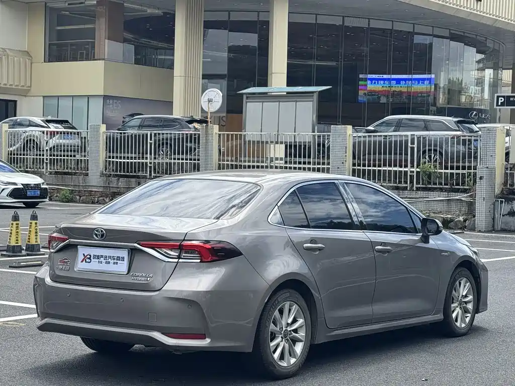 Toyota Corolla — миниатюра 5