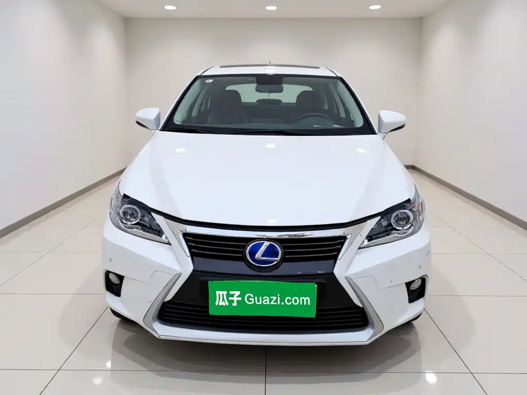 Lexus CT — миниатюра 2