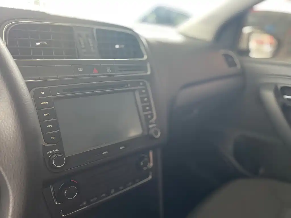Volkswagen Polo — миниатюра 16