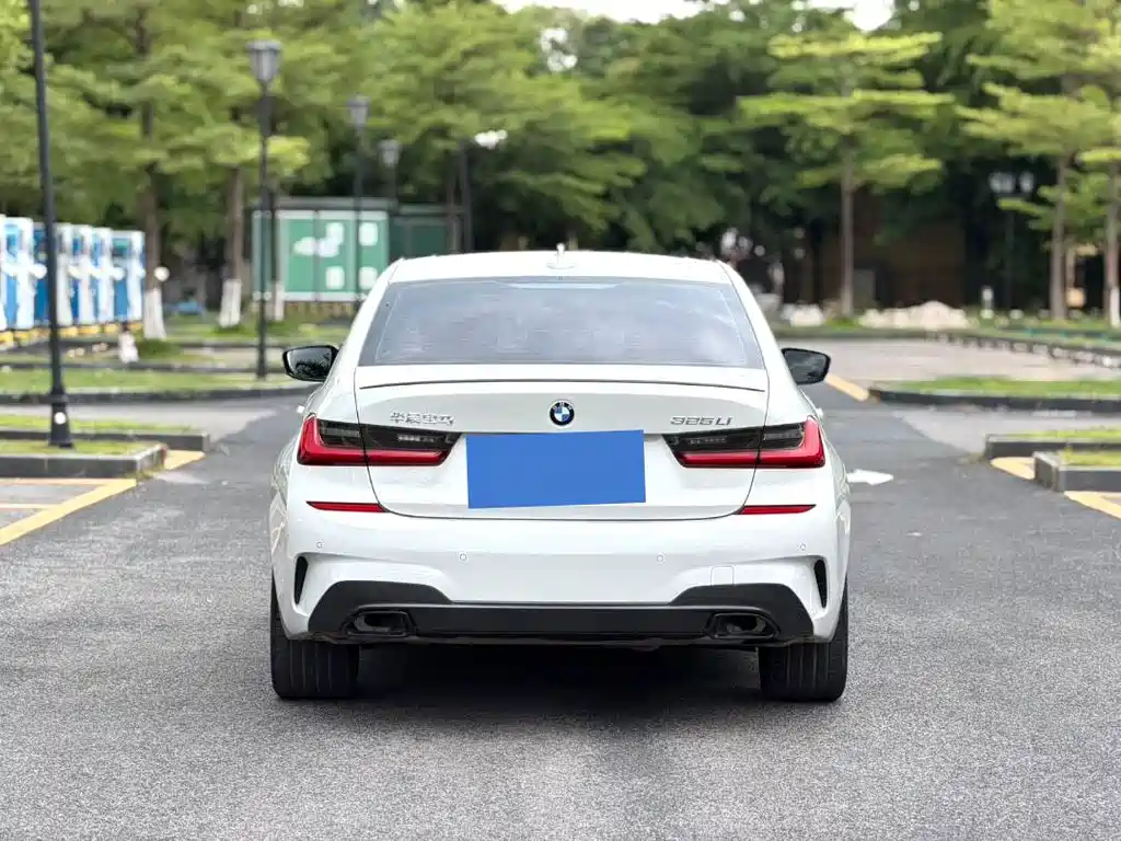 BMW 3 Series — миниатюра 8
