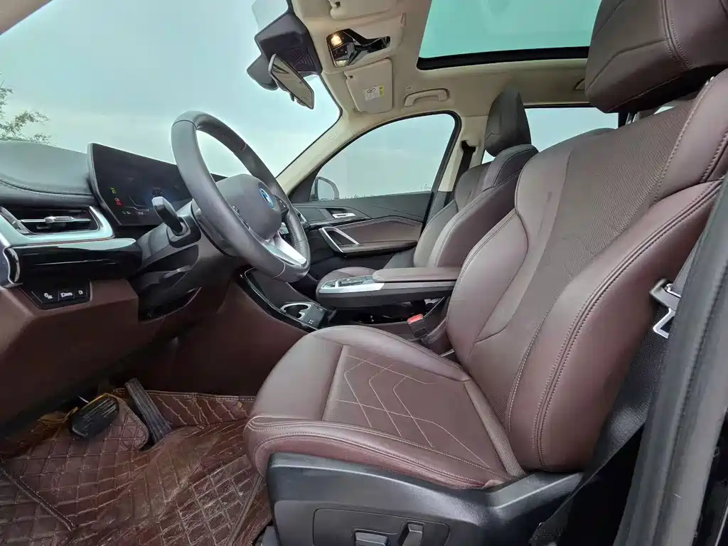 BMW iX1 — миниатюра 4