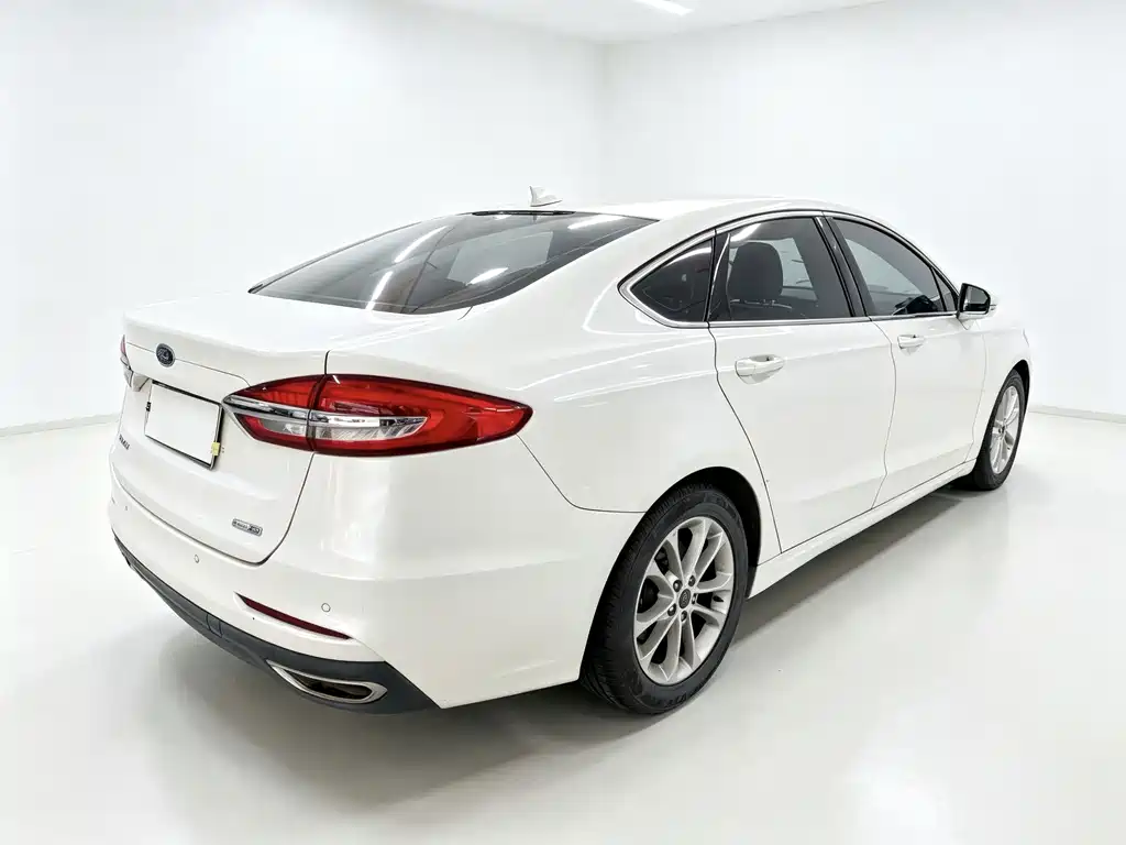 Ford Mondeo — миниатюра 7