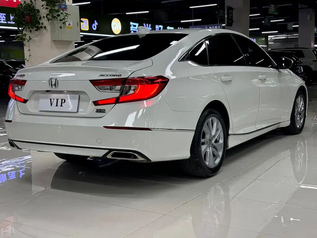 Honda Accord — миниатюра 7