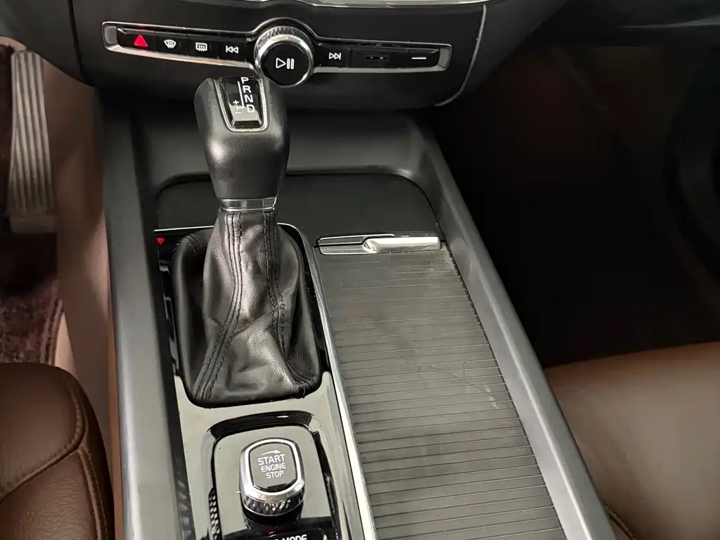 Volvo XC60 — миниатюра 11