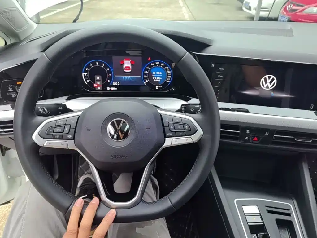 Volkswagen Golf — миниатюра 10