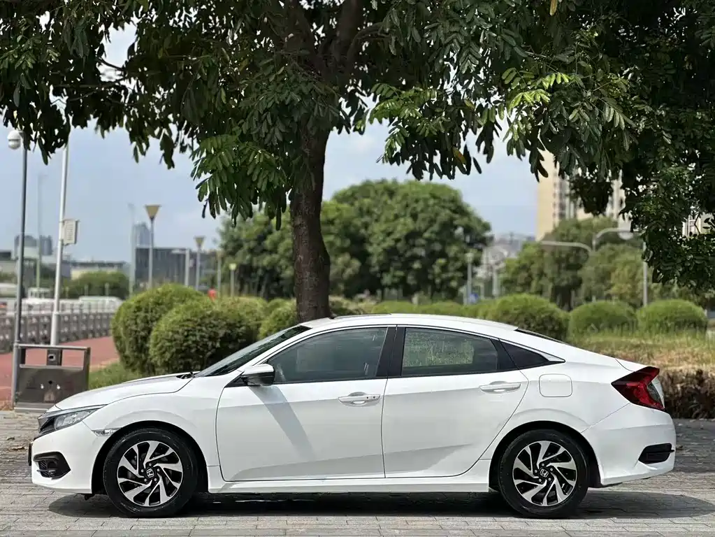 Honda Civic — миниатюра 14