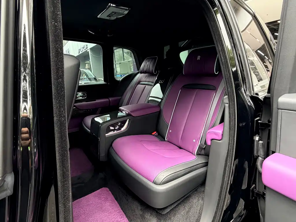 Rolls-Royce Cullinan — миниатюра 9
