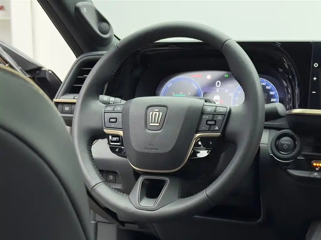 TOYOTA CROWN SPORTCROSS