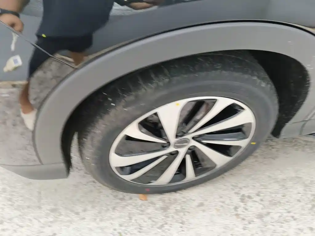 BYD PLUS New Energy — миниатюра 23