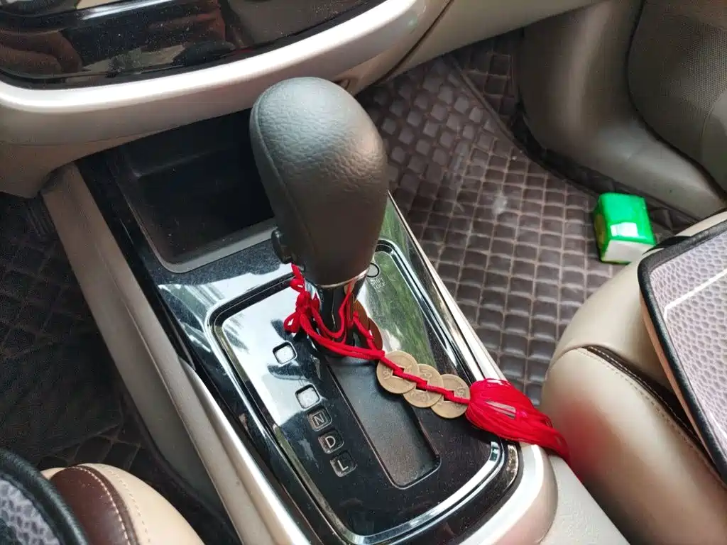 Nissan Tiida — миниатюра 15