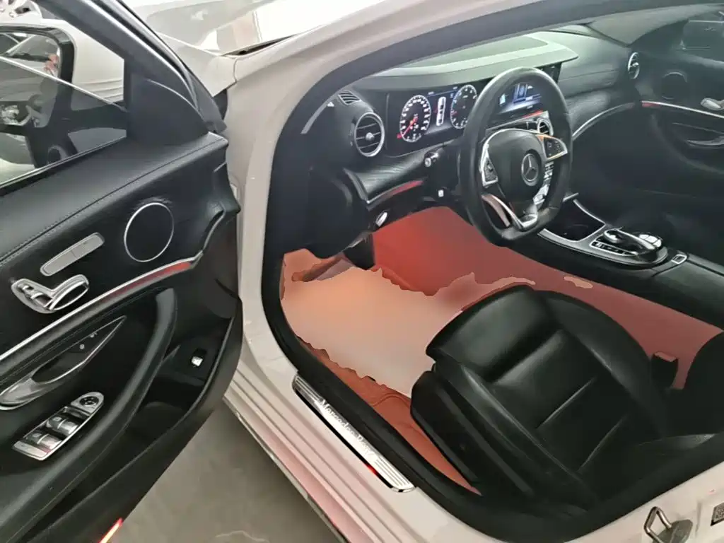 Mercedes-Benz E-Class — миниатюра 16