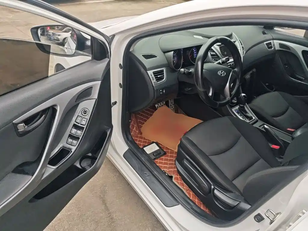 Hyundai Elantra Langdong — миниатюра 16