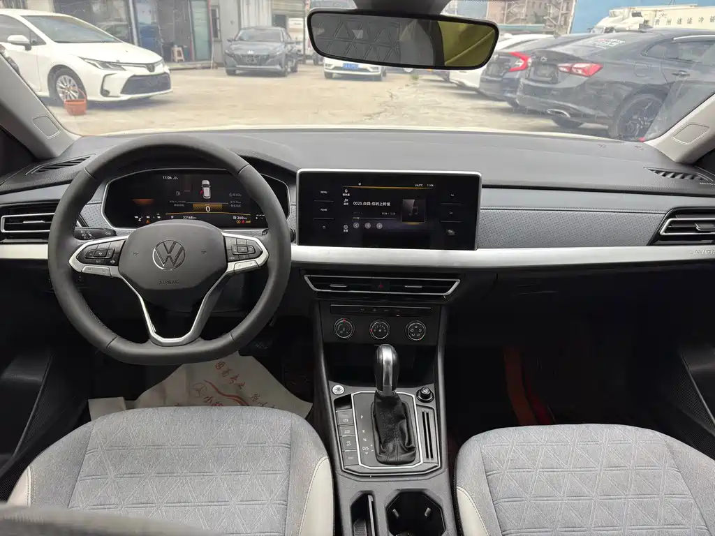 Volkswagen Lavida — миниатюра 9