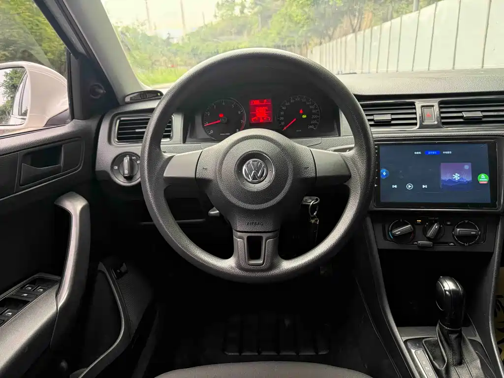 Volkswagen Santana — миниатюра 6
