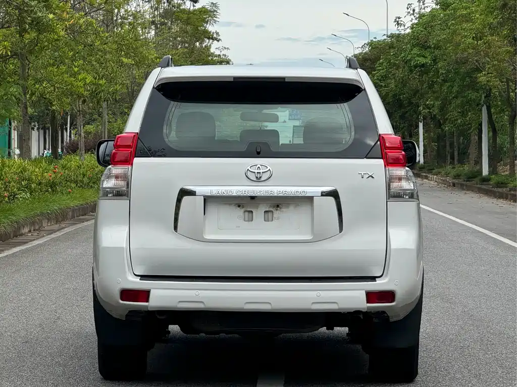 Toyota Land Cruiser Prado 2010 2.7L AT